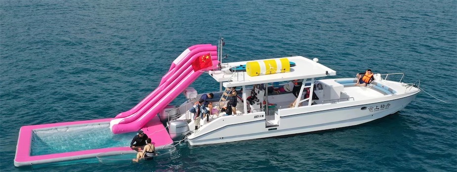 Luxury Custom Inflatable Yacht Slides and Water Toys