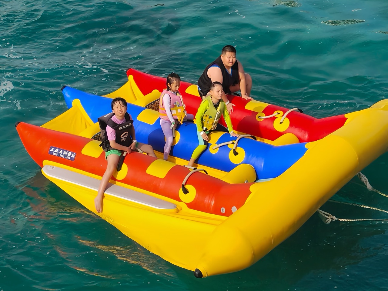Most Funny Inflatable Ocean Tube Boat Flying In Sky